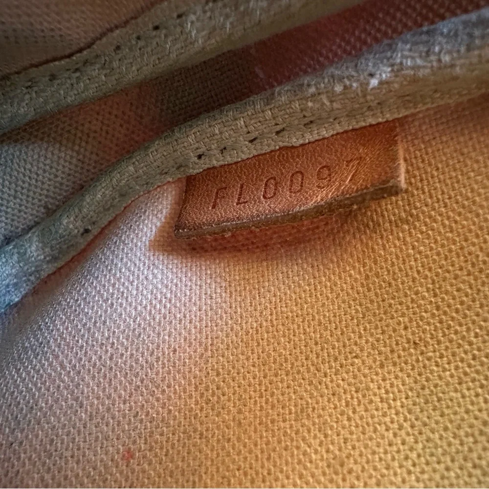 LOUIS VUITTON Damier Azur Mini Pochette - Picture 6 of 10